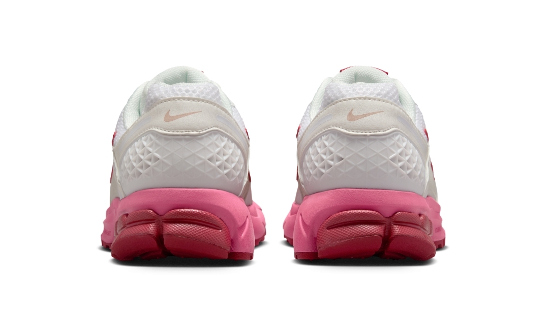 【2026年 2月 発売予定】NIKE ZOOM VOMERO 5 “Valentine 2026/Summit White” (ナイキ ズーム ボメロ 5 “バレンタイン/サミットホワイト”) [FJ2028-108]