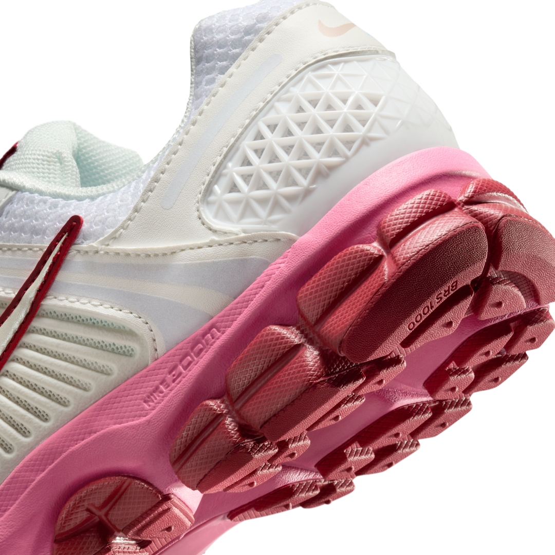 【2026年 2月 発売予定】NIKE ZOOM VOMERO 5 “Valentine 2026/Summit White” (ナイキ ズーム ボメロ 5 “バレンタイン/サミットホワイト”) [FJ2028-108]