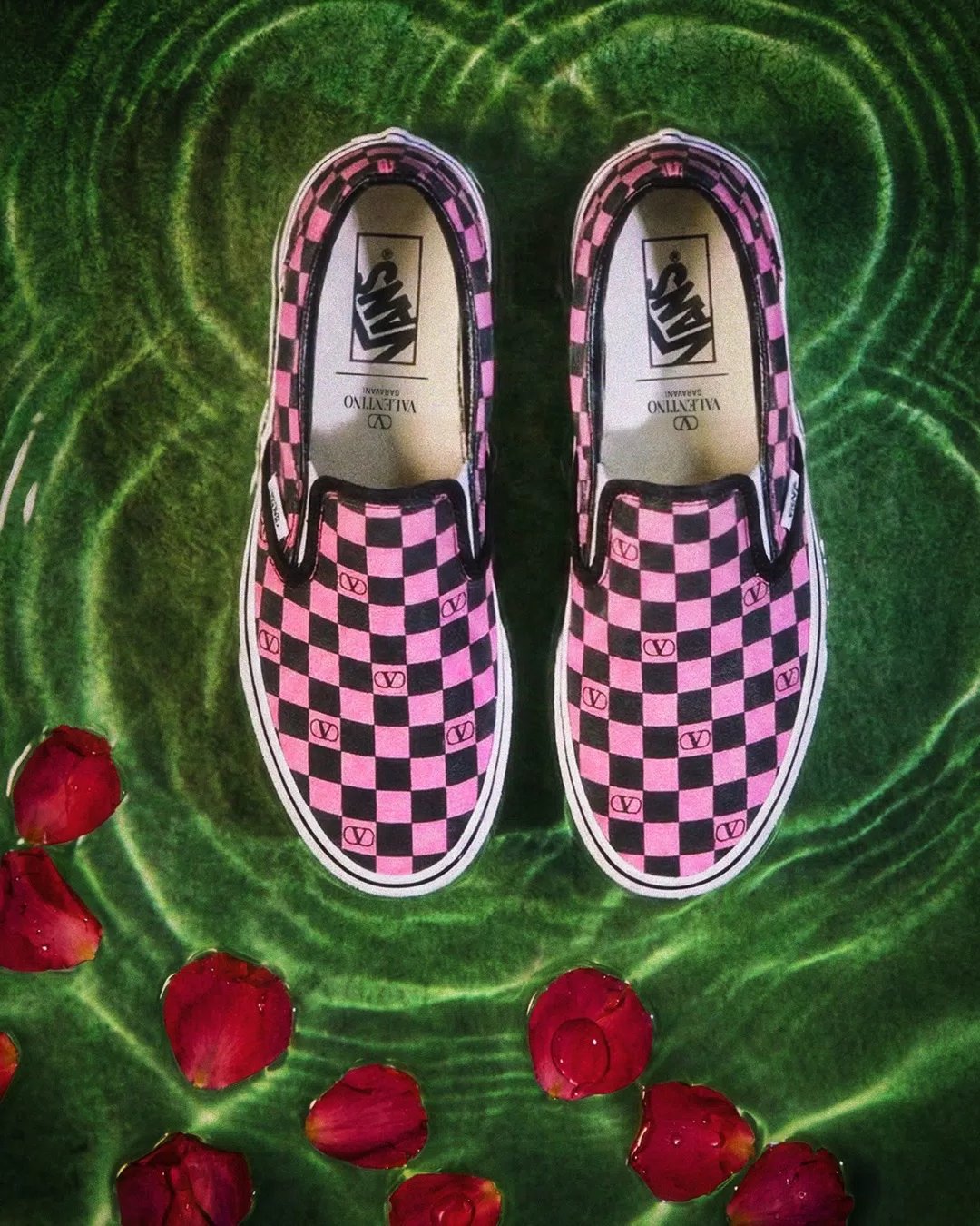 【2026 SS】Valentino Garavani × VANS コラボレーション (ヴァレンティノ ガラヴァーニ バンズ 2026年 春夏)