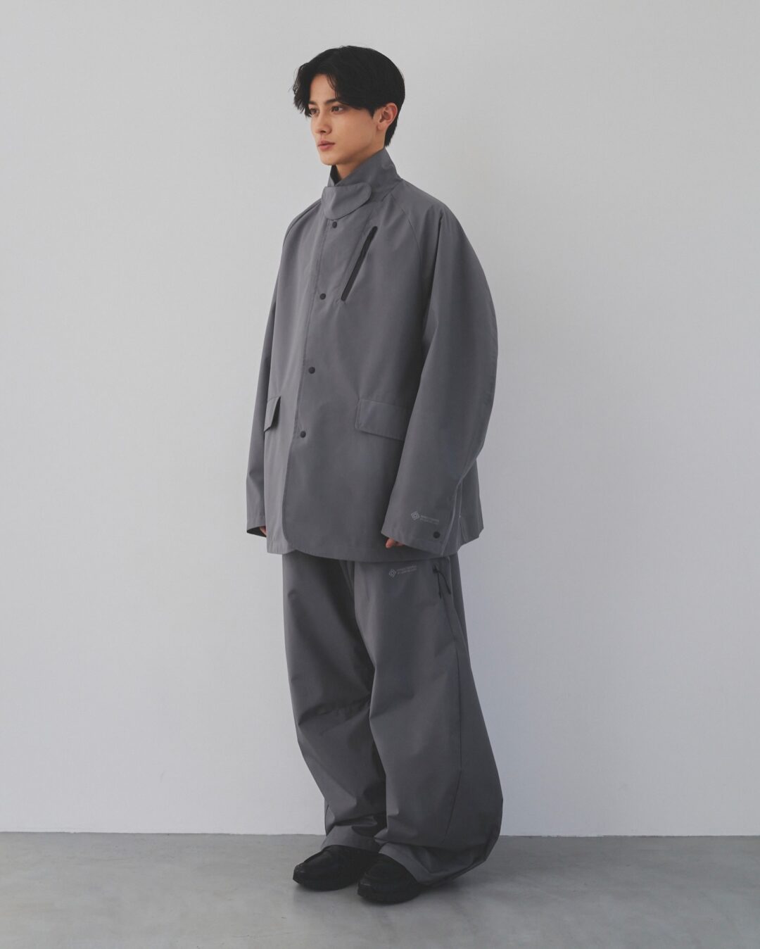 CLESSTE × Plus Phenix 2026 SS 別注 “WINDSTOPPER by GORE-TEX CITY BARREL LEG PANTS”が1/31 発売 (クレスト プラスフェニックス ゴアテックス ウィンドストッパー パンツ)