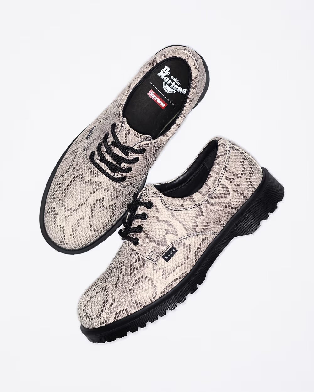 【SUPREME 2026 SS – シュプリーム 2026年 春夏】国内 5/2 発売予定 – week 10に「Dr. Martens Postal Supreme」コラボが登場予定