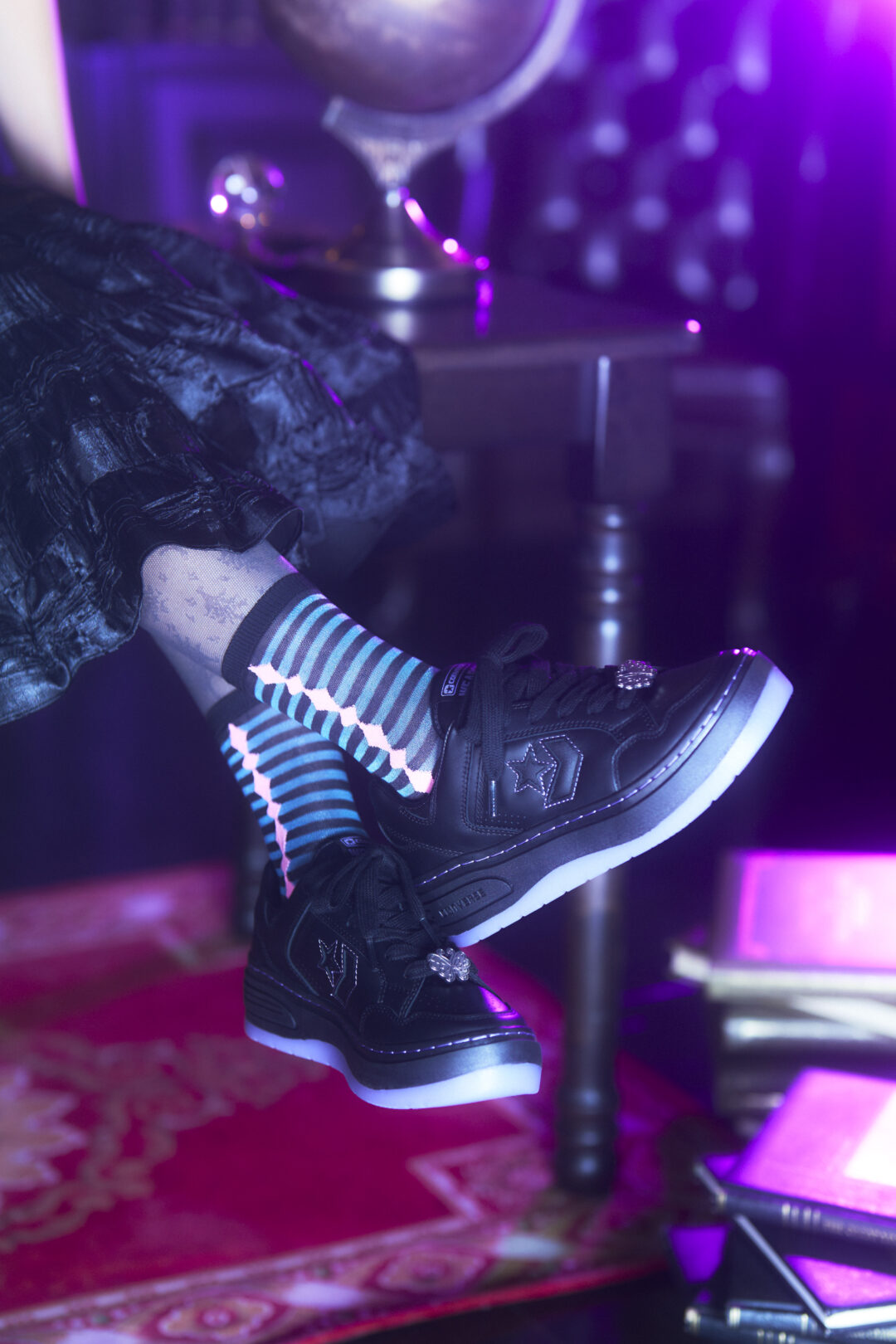 【2026年 2/17 発売】ANNA SUIのモチーフやカラーを纏った「CONVERSE WEAPON」2型 (アナ スイ コンバース ウエポン)