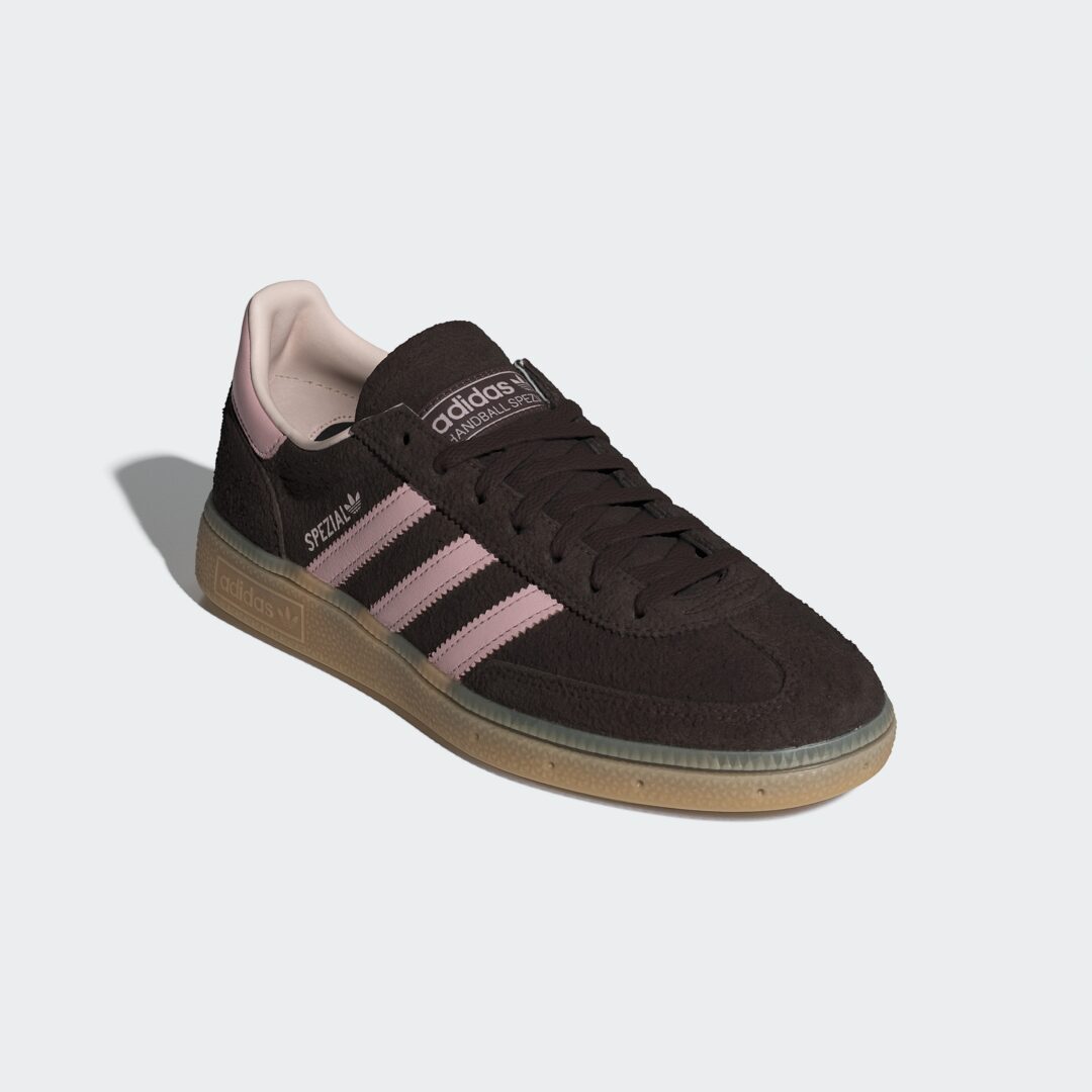 【2026年 2/6 発売】adidas Originals HANDBALL SPEZIAL “Aurora Coffee/Sandy Pink/Gum” (アディダス オリジナルス ハンドボール スペツィアル “コーヒー/ピンク”) [IH1507]