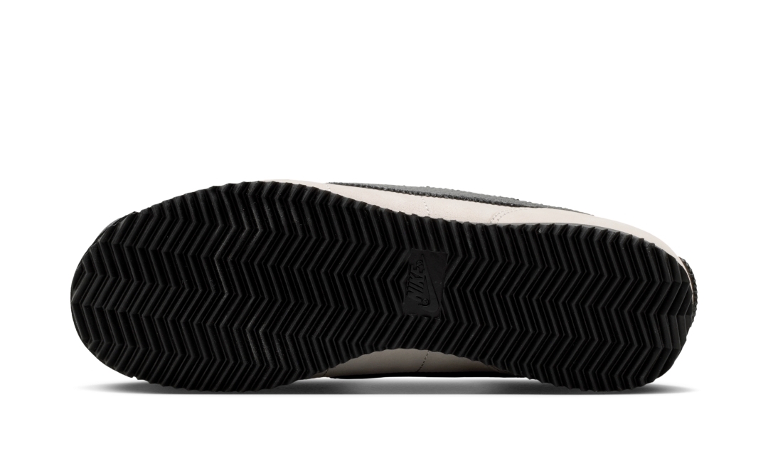 【2026年 発売予定】Serena Williams/SWDC × NIKE W CORTEZ “Black/Light Iron Ore” (セリーナ ウィリアムズ ナイキ コルテッツ) [II5708-002/II5708-003]