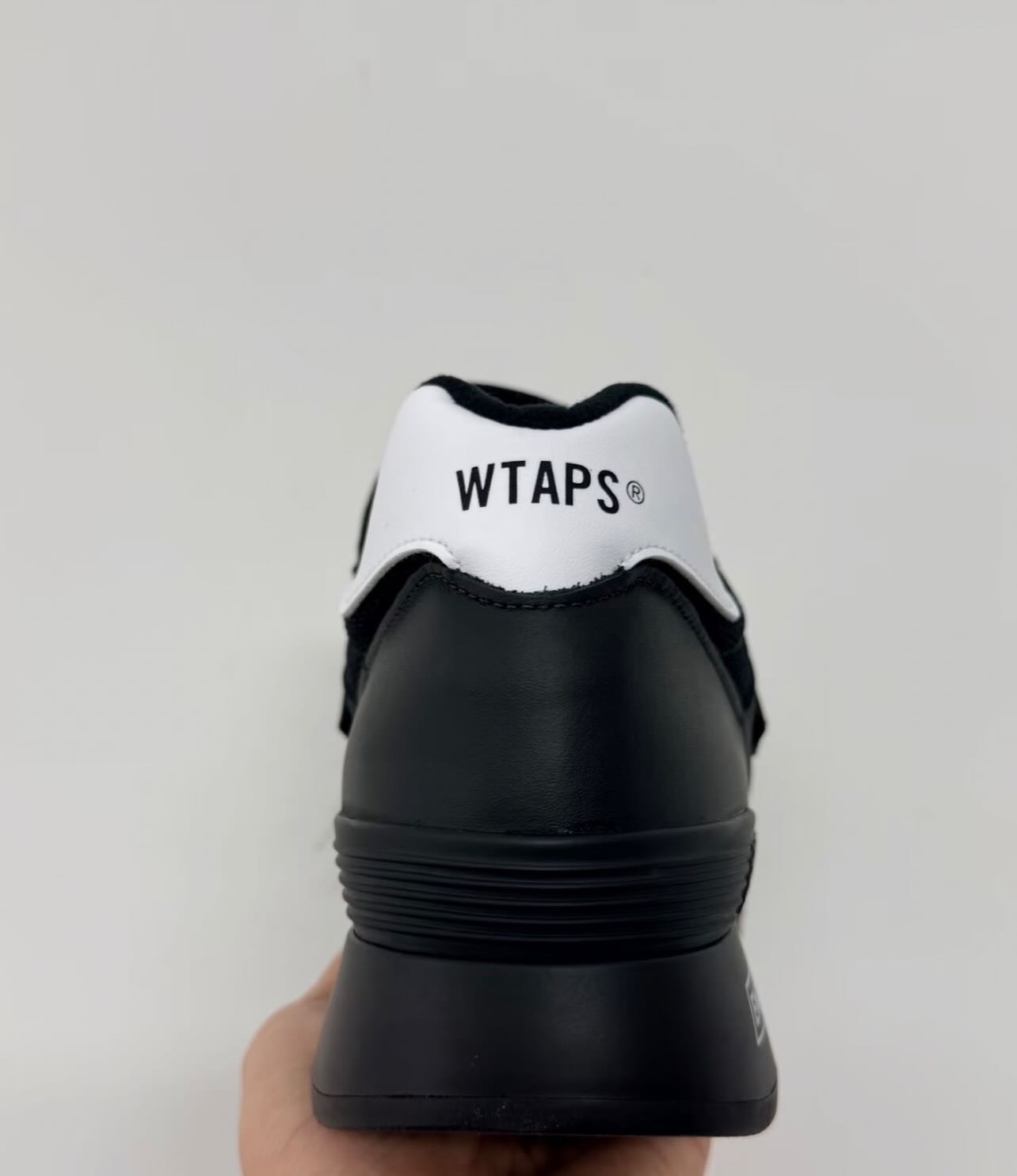 【2026年 2/20 発売予定】WTAPS × New Balance U1300 WT “Black/White” Made in USA (ダブルタップス ニューバランス) [U1300WT]