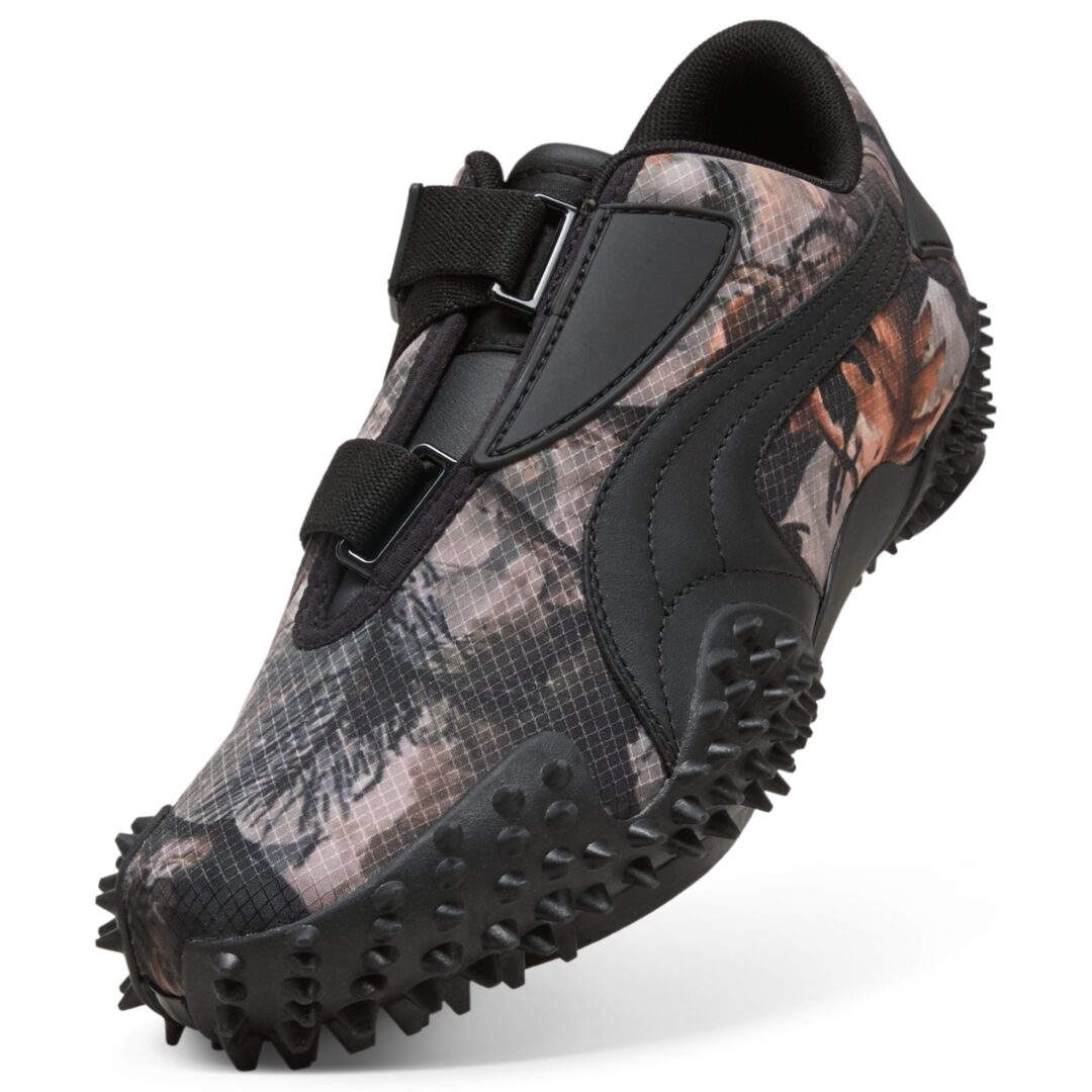 【2026年 2/20 発売】PUMA MOSTRO CAMO II “PUMA Black/Ice Coffee & Chocolate/Strawberry Burst” (プーマ モストロ カモ “ブラック/チョコレート”) [405312-01/405312-02]