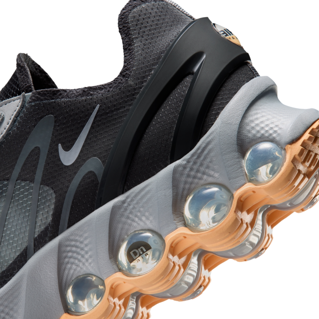 【2026年 3/5 発売】NIKE AIR MAX DN8 QS “Cool Grey/Dark Hazel” (ナイキ エア マックス ディーエヌエイト “グレー/ヘーゼル”) [IO4479-001/IO4479-200]