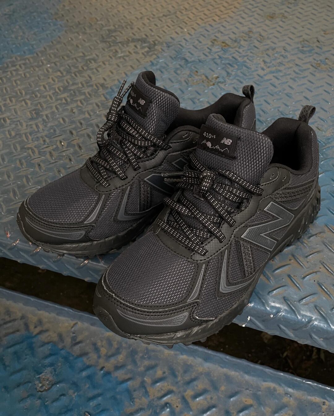 【国内発売中】New Balance MT410 CK5 “Triple Black” (ニューバランス) [MT410CK5]