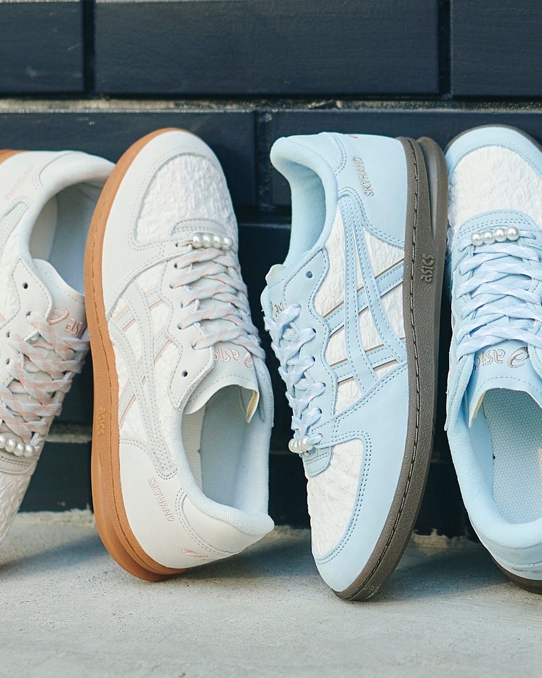【2026年 3/6 発売】ASICS SKYHAND OG “WHITE/FADED DENIM & BLUSH/GLACIER GREY” (アシックス スカイハンド OG) [1203A880.100/1203A880.700]