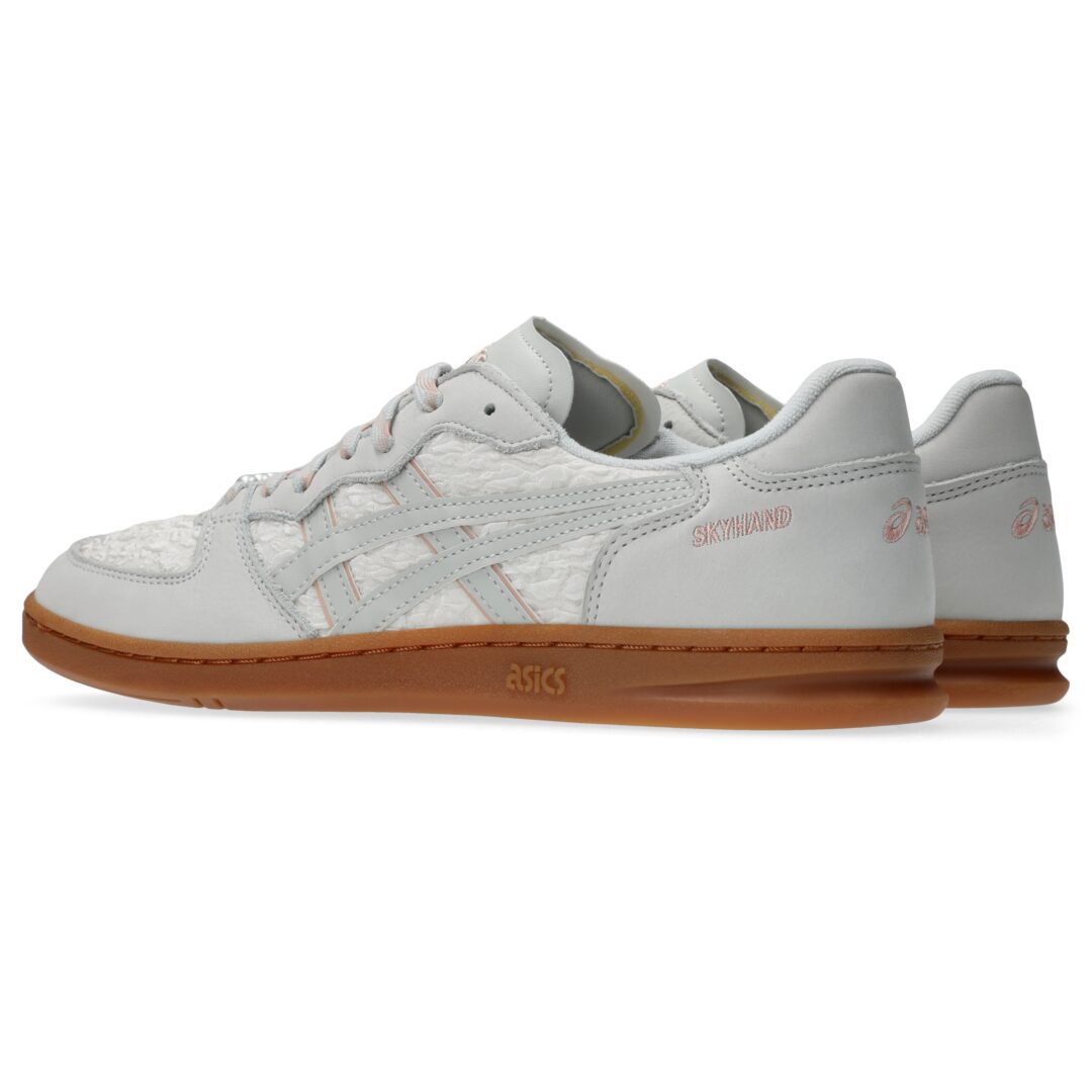 【2026年 3/6 発売】ASICS SKYHAND OG “WHITE/FADED DENIM & BLUSH/GLACIER GREY” (アシックス スカイハンド OG) [1203A880.100/1203A880.700]