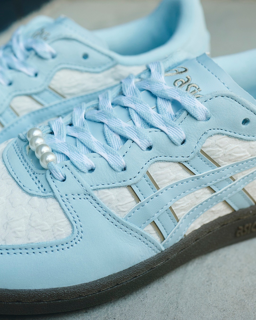 【2026年 3/6 発売】ASICS SKYHAND OG “WHITE/FADED DENIM & BLUSH/GLACIER GREY” (アシックス スカイハンド OG) [1203A880.100/1203A880.700]