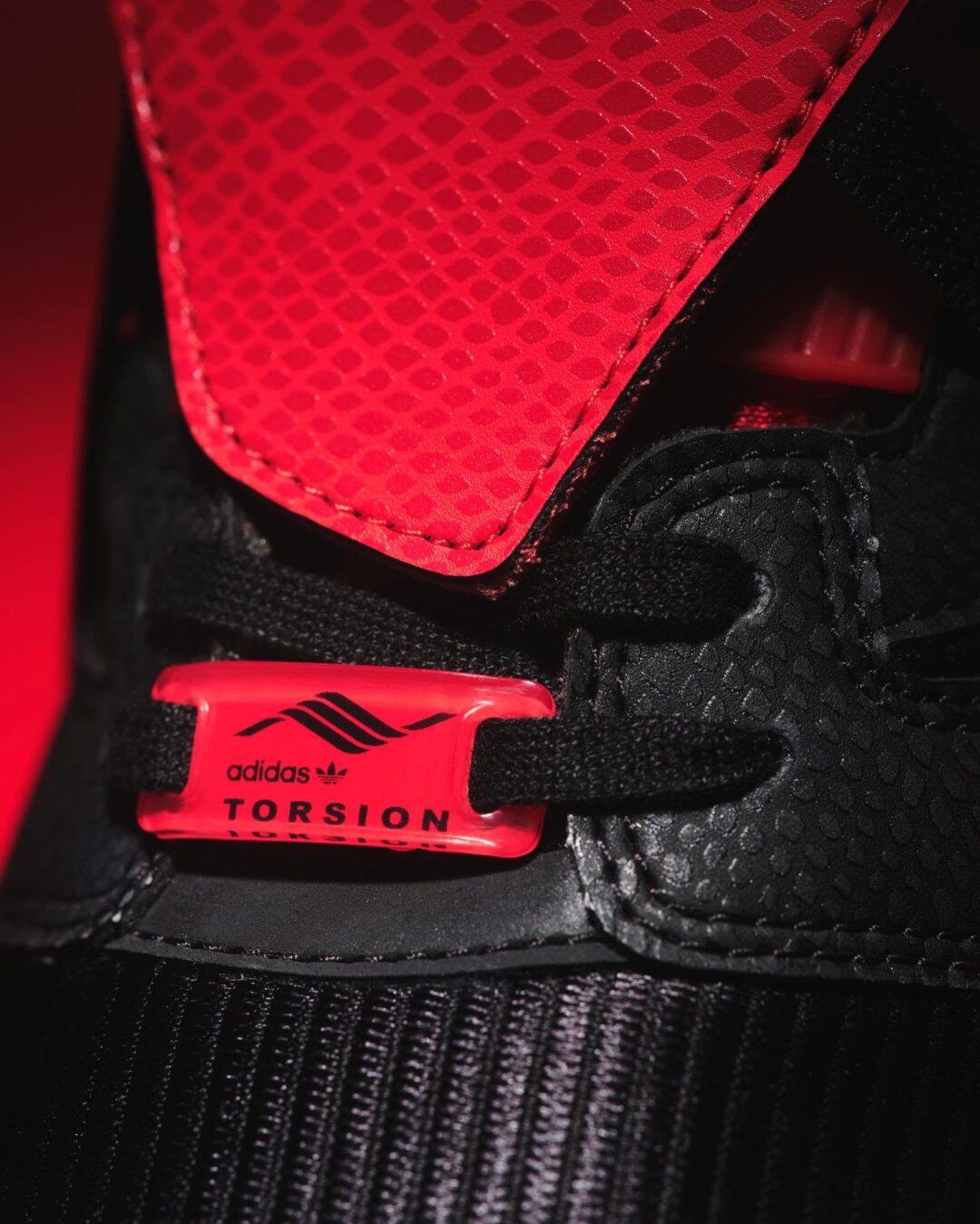 【2026年 6/20 発売】atmos × adidas Originals ZX 8000 G-SNK 12 “Predator” (アトモス アディダス オリジナルス ゼットエックス) [KJ8784]