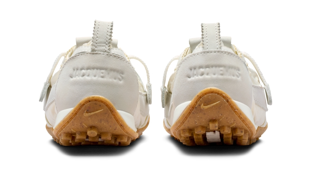 【国内 2026年 3/9 発売】JACQUEMUS × NIKE MOON SHOES 2026 SS (ジャックムス ナイキ ムーンシューズ) [HV8547-002/HV8547-200/HV8547-601]