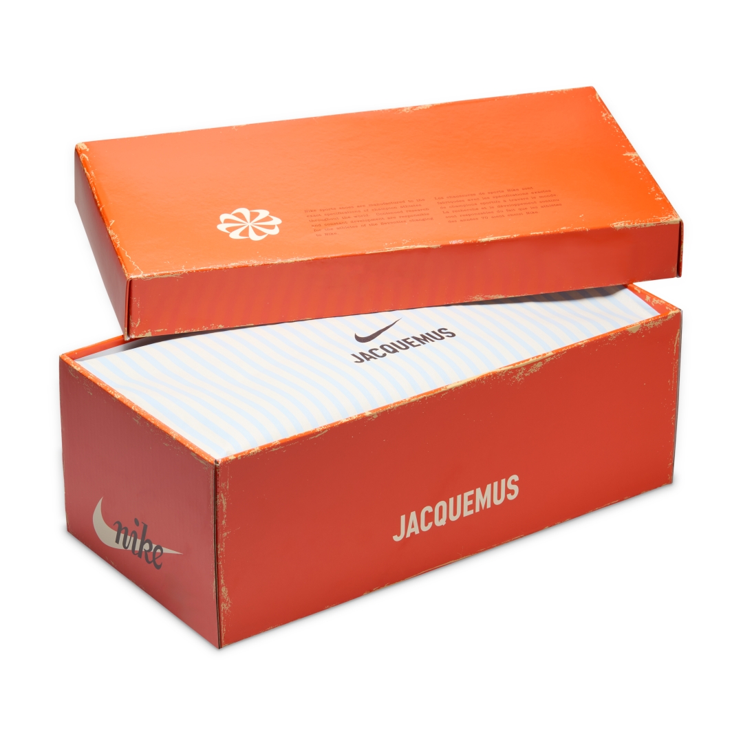 【国内 2026年 3/9 発売】JACQUEMUS × NIKE MOON SHOES 2026 SS (ジャックムス ナイキ ムーンシューズ) [HV8547-002/HV8547-200/HV8547-601]