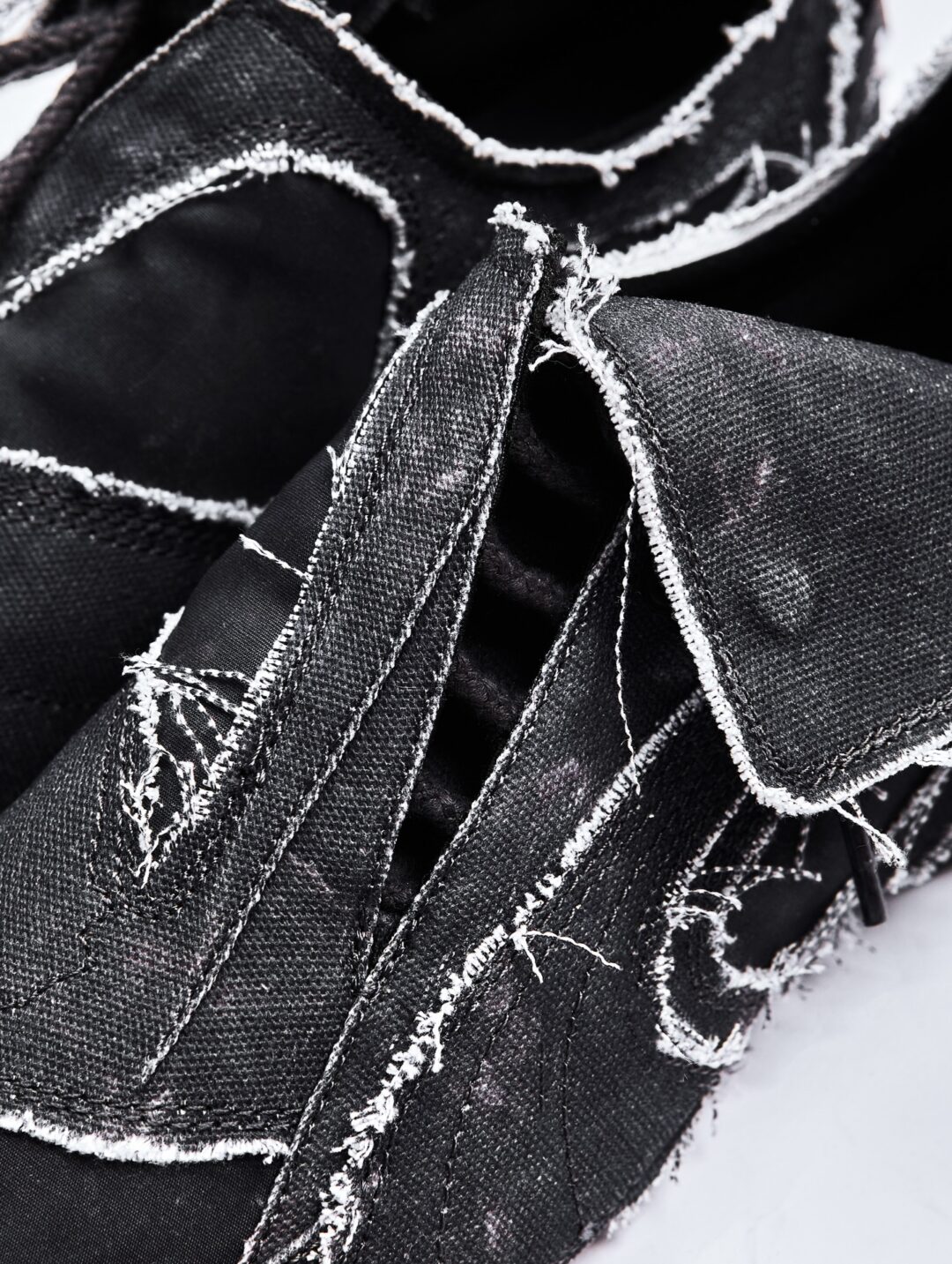 【2026年 2/28 発売】JiyongKim × PUMA V-S1 “Day & Night” (ジヨンキム プーマ ブイエスワン “デイ アンド ナイト”) [406833-01/408787-01]