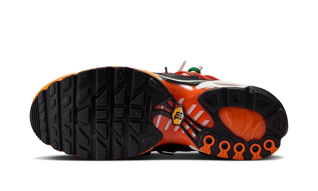 【2026年 発売予定】HOMECOMING FESTIVAL × NIKE AIR MAX PLUS “Black/Safety Orange” (ホームカミング フェスティバル ナイキ エア マックス プラス “ブラック/セフティオレンジ”) [IM4960-001/IM4960-800]