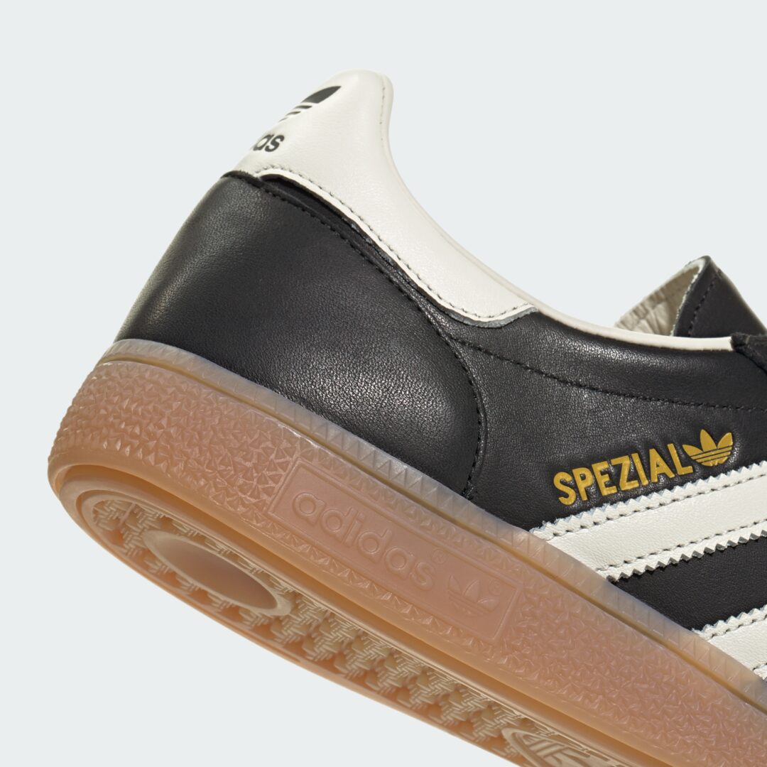【2026年 2/13 発売】adidas Originals HANDBALL SPEZIAL Made in Germany “Core Black/Off White” (アディダス オリジナルス ハンドボール スペツィアル “ブラック/ホワイト”) [IH6529]