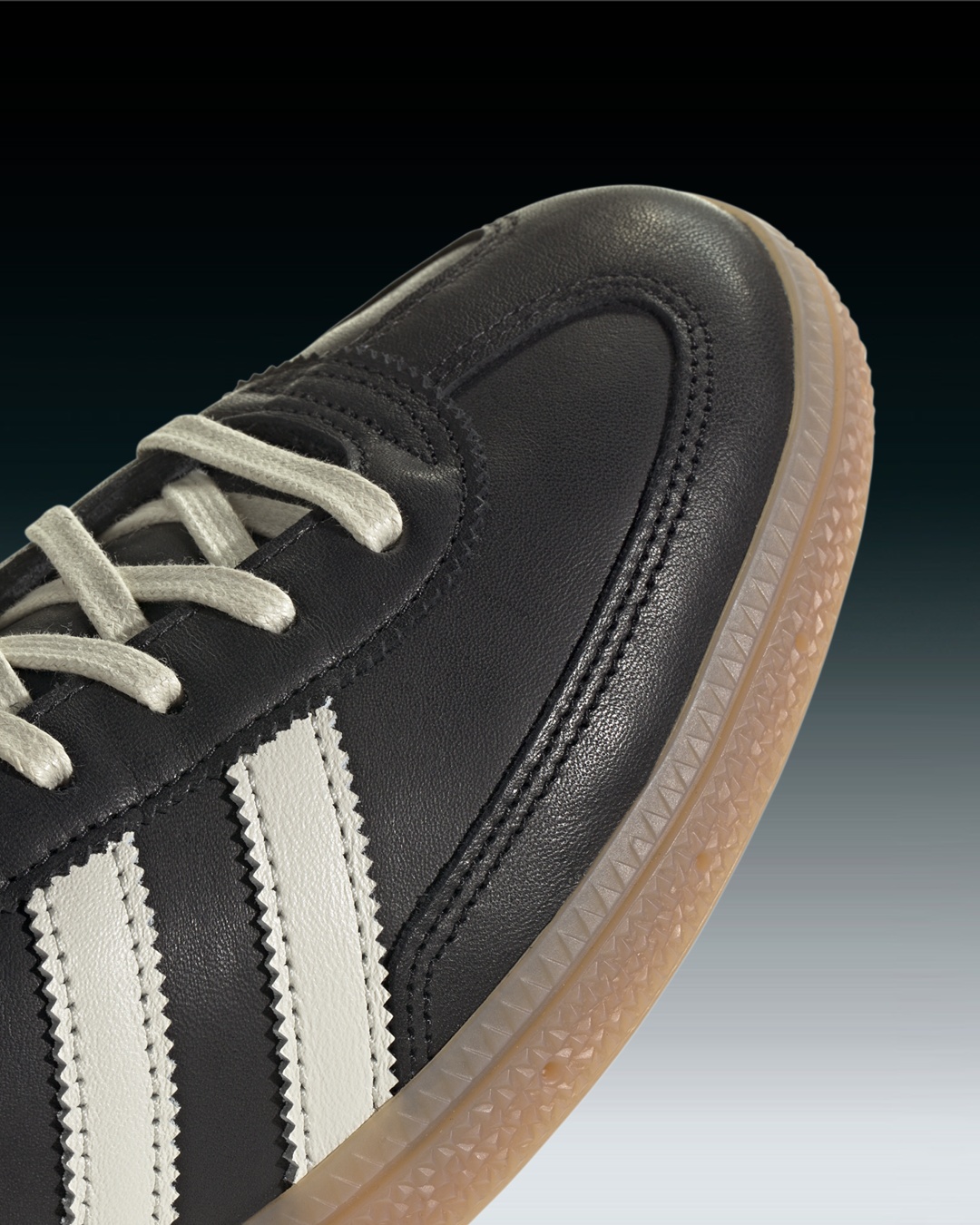 【2026年 2/13 発売】adidas Originals HANDBALL SPEZIAL Made in Germany “Core Black/Off White” (アディダス オリジナルス ハンドボール スペツィアル “ブラック/ホワイト”) [IH6529]