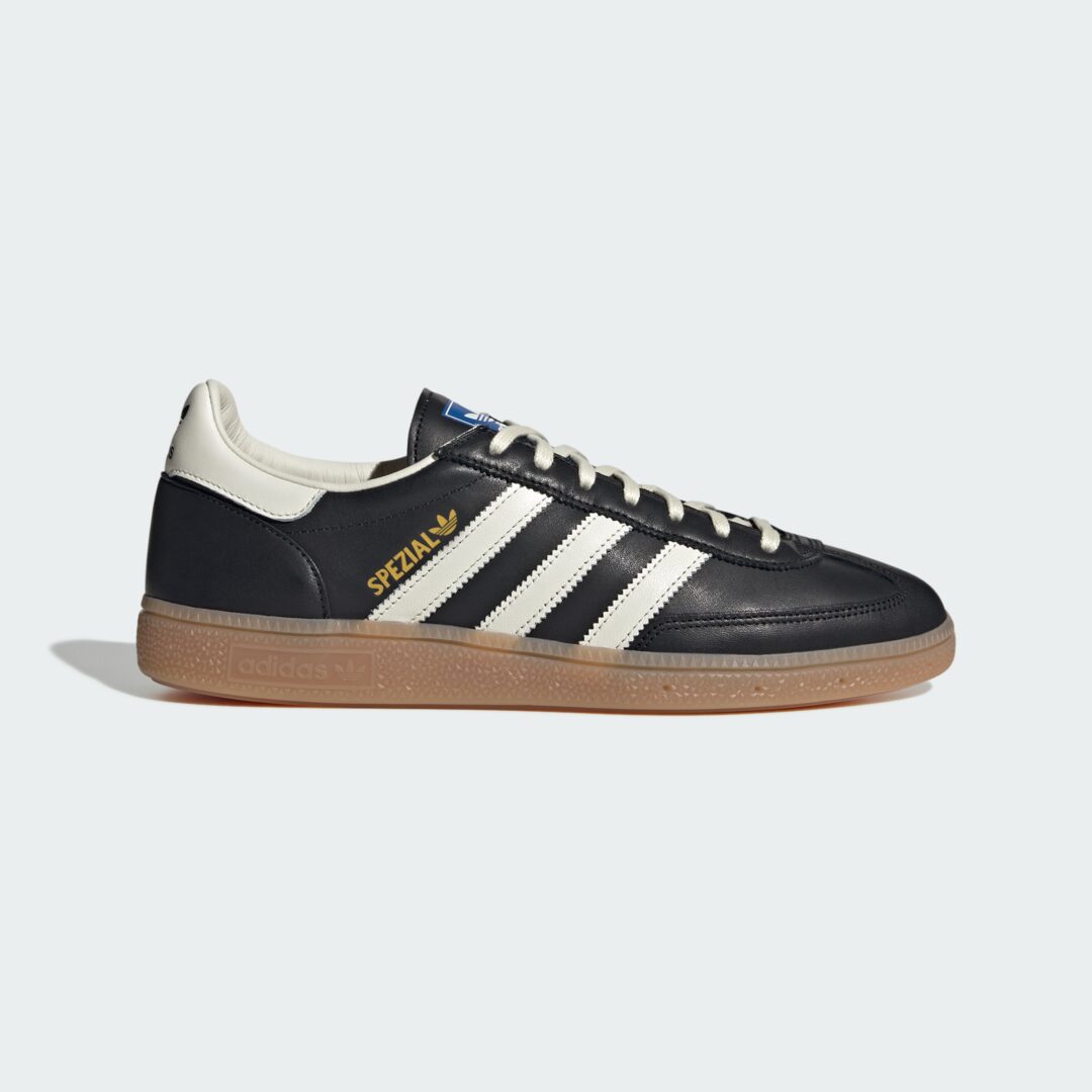 【2026年 2/13 発売】adidas Originals HANDBALL SPEZIAL Made in Germany “Core Black/Off White” (アディダス オリジナルス ハンドボール スペツィアル “ブラック/ホワイト”) [IH6529]