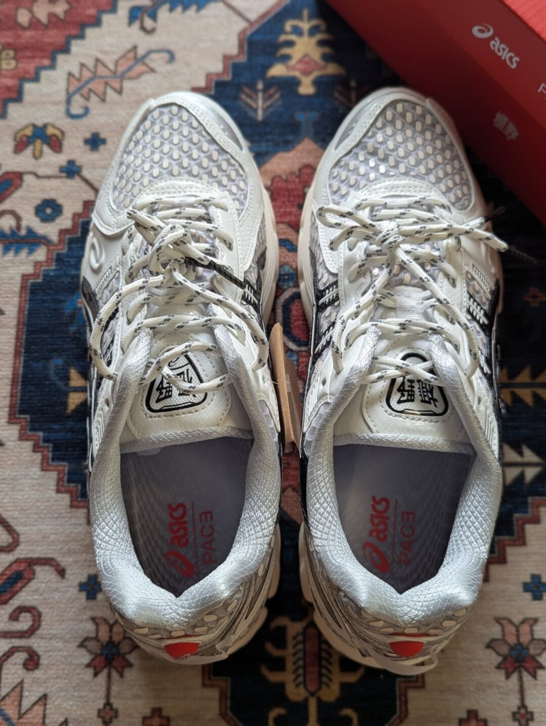 【2026年 3/12 発売】PACE × ASICS GEL-KAYANO 12.1 “Cream/Black” (ペイス アシックス ゲルカヤノ “クリーム/ブラック”) [1203B001.100]