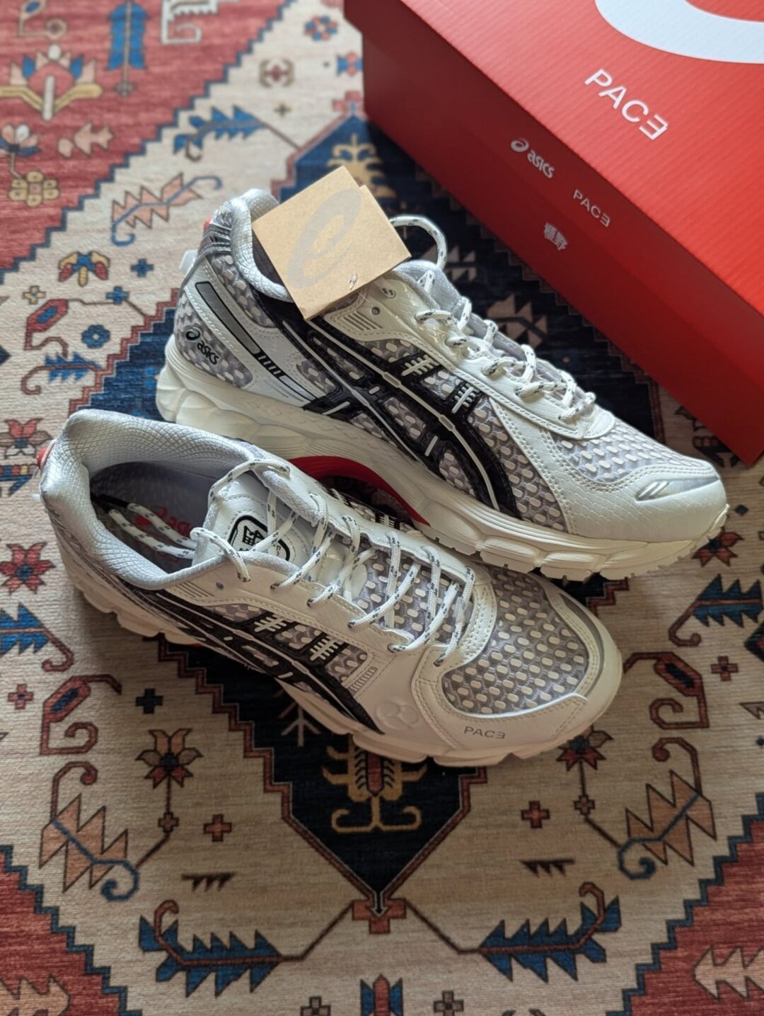 【2026年 3/12 発売】PACE × ASICS GEL-KAYANO 12.1 “Cream/Black” (ペイス アシックス ゲルカヤノ “クリーム/ブラック”) [1203B001.100]