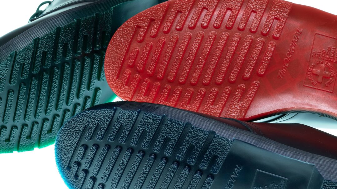 Dr. Martensからクリアカラーソール & カラーステッチを纏った「THE COLOR OUTSOLES」が発売 (ドクターマーチン)