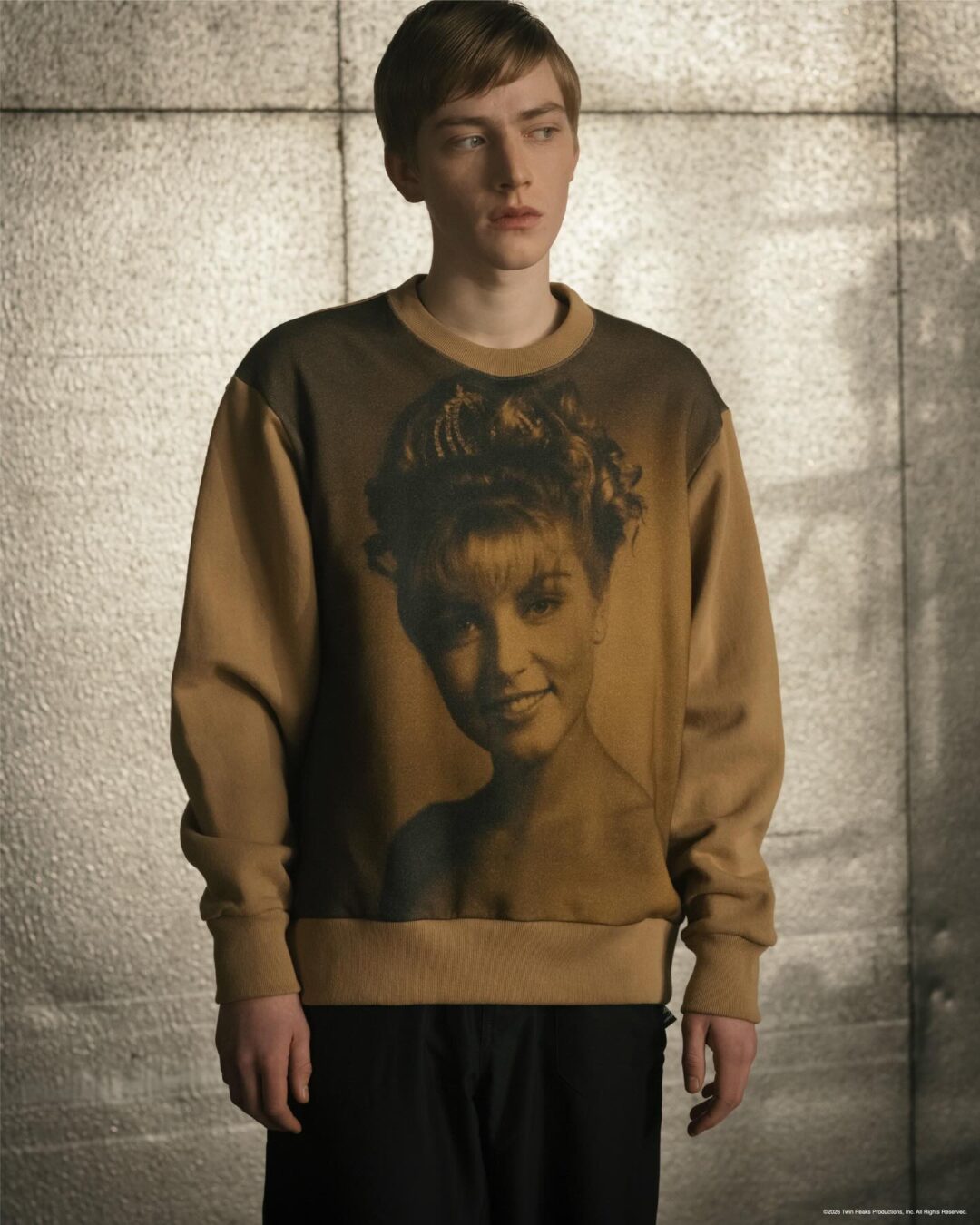 ドラマ「Twin Peaks」× UNDERCOVER 2026 SS コラボアイテムが2/7 発売 (ツイン・ピークス アンダーカバー)