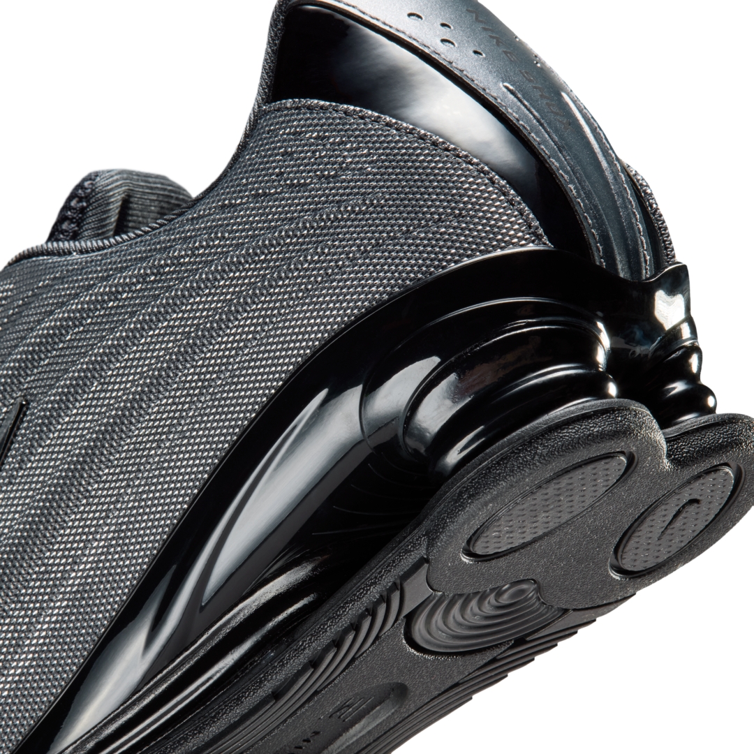 【2026年 3月 発売予定】Naked × NIKE SHOX Z “Metallic Hematite/Wolf Grey” (ネイキッド ナイキ ショックス “ヘマタイト/グレー”) [IO9319-001]