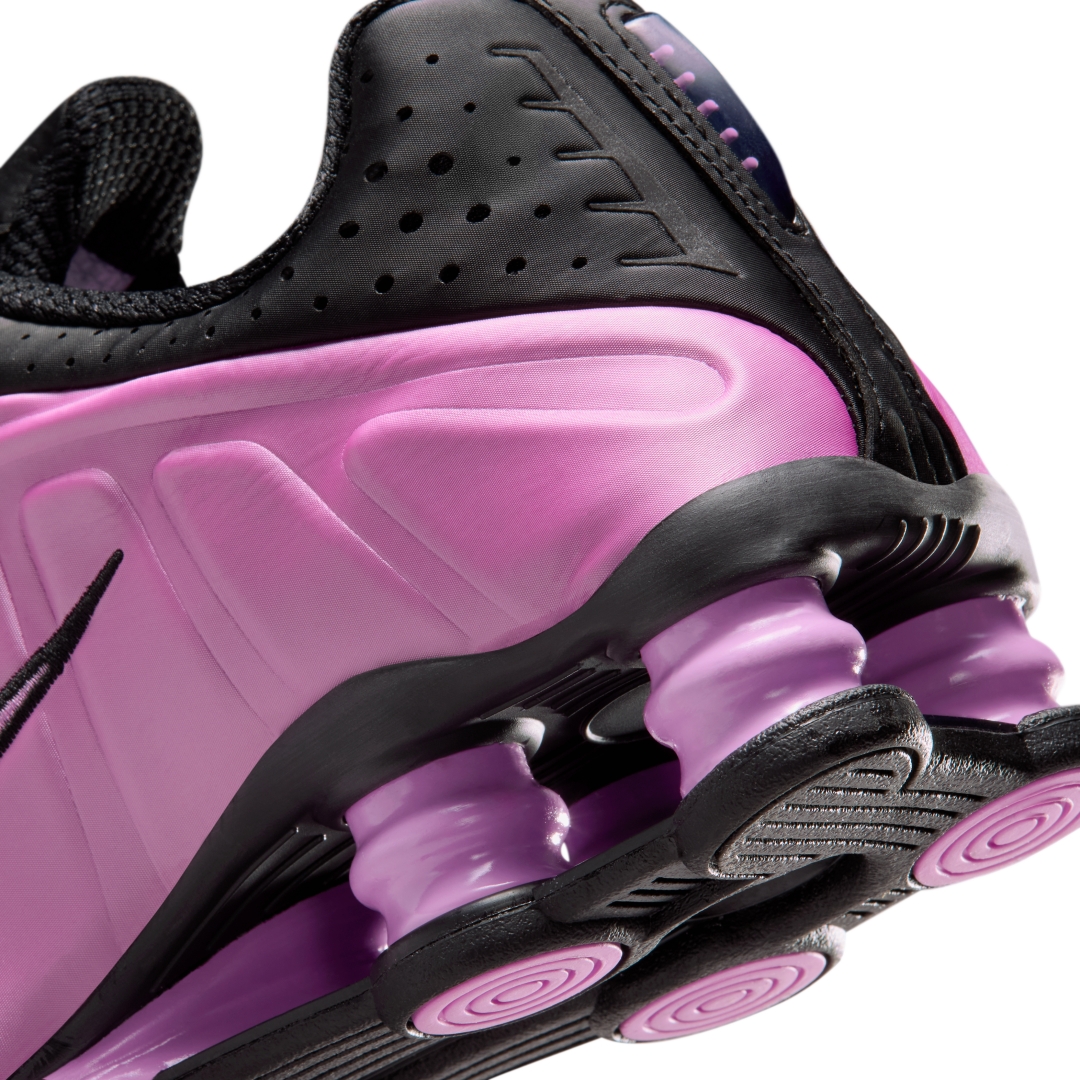 【2026年 発売予定】NIKE SHOX R4 “Black/Light Magenta” (ナイキ ショックス “ブラック/ライトマゼンタ”) [AR3565-014]
