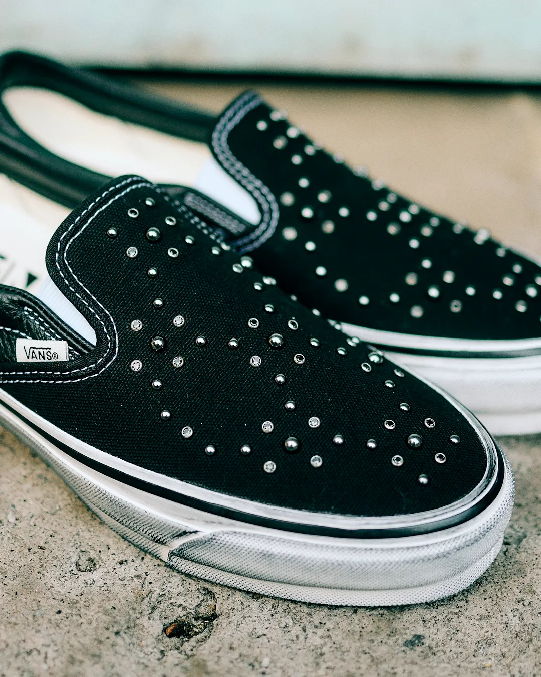 【2026年 3/21 発売】VANS PREMIUM CLASSIC SLIP-ON 98 “PEARLIZED PACK” (バンズ プレミアム クラシック スリッポン) [VN000D9PIND/VN000D9PBKA]