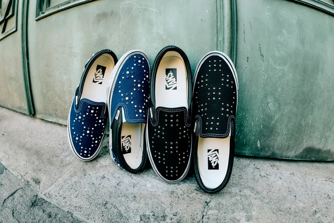 【2026年 3/21 発売】VANS PREMIUM CLASSIC SLIP-ON 98 “PEARLIZED PACK” (バンズ プレミアム クラシック スリッポン) [VN000D9PIND/VN000D9PBKA]