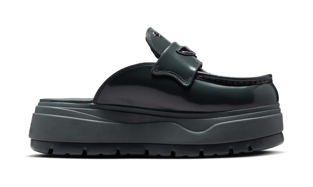 【2026年 3/29 発売】NIKE W AIR JORDAN Loafer Mule “Anthracite/Metallic Silver” (ナイキ エア ジョーダン ローファー ミュール “アンスラサイト/シルバー”) [IO7702-001]