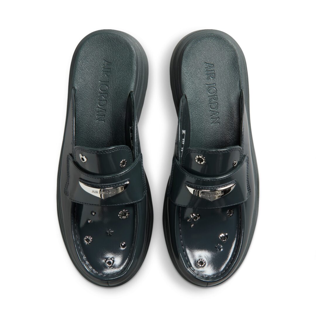【2026年 3/29 発売】NIKE W AIR JORDAN Loafer Mule “Anthracite/Metallic Silver” (ナイキ エア ジョーダン ローファー ミュール “アンスラサイト/シルバー”) [IO7702-001]