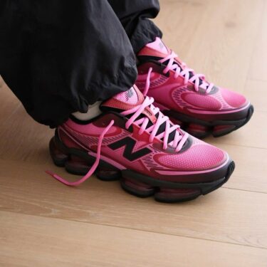 【2026年 発売】New Balance U2000 82I "Pink Heat/Shadow Red" (ニューバランス) [U200082I]