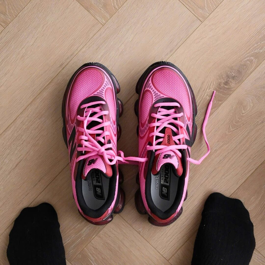 【2026年 発売】New Balance U2000 82I “Pink Heat/Shadow Red” (ニューバランス) [U200082I]