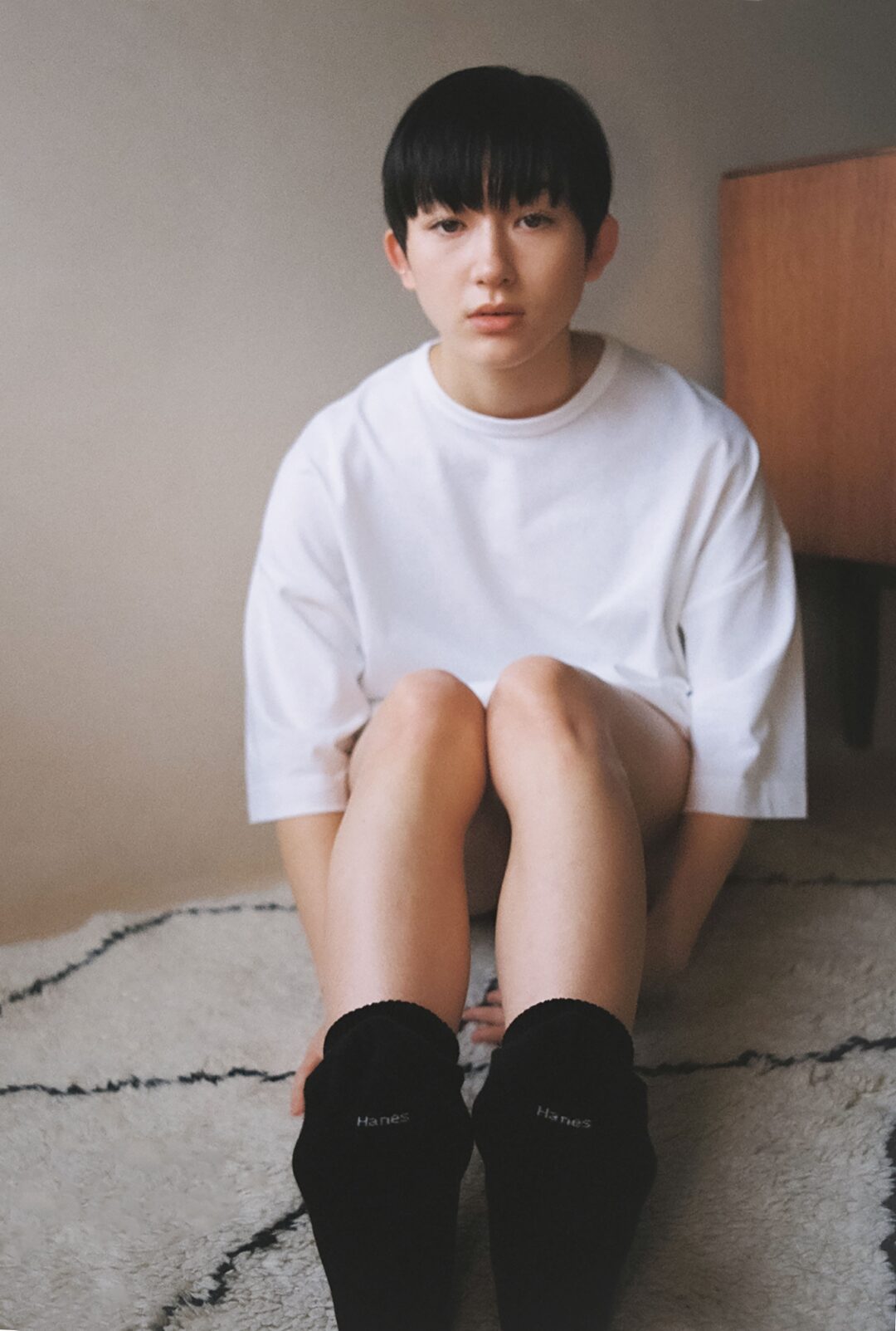 Hanes x スタイリスト 百々千晴 コラボ第2弾が2026年 3/27 発売 (ヘインズ)