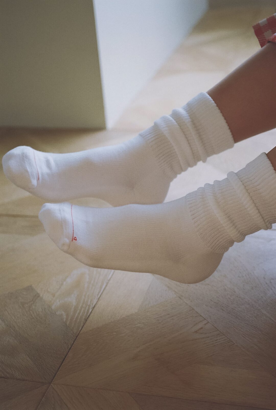 Hanes x スタイリスト 百々千晴 コラボ第2弾が2026年 3/27 発売 (ヘインズ)