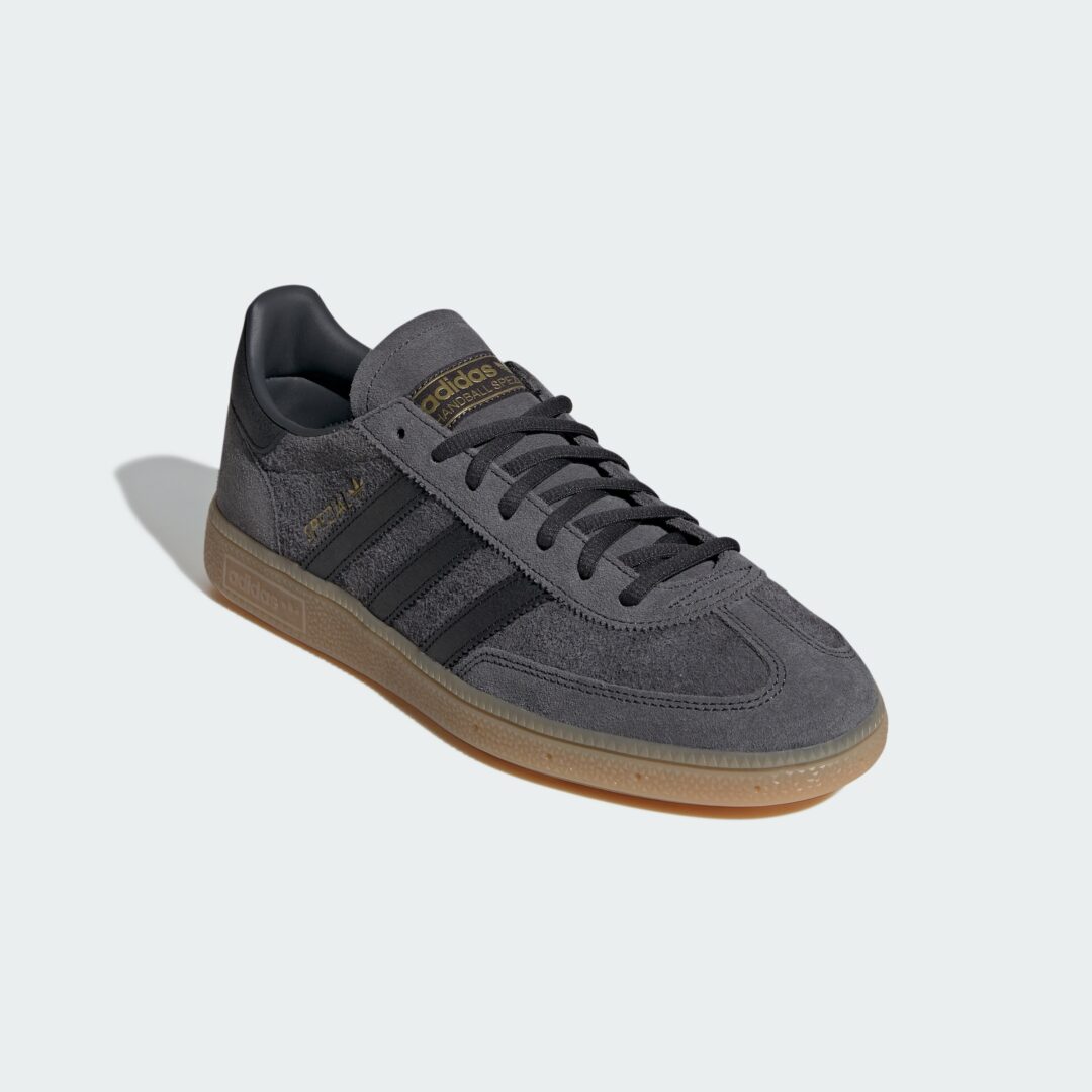 【2026年 3/6 発売】adidas Originals HANDBALL SPEZIAL “Carbon/Core Black/Gum” (アディダス オリジナルス ハンドボール スペツィアル “カーボン/ブラック/ガム”) [IH6506]