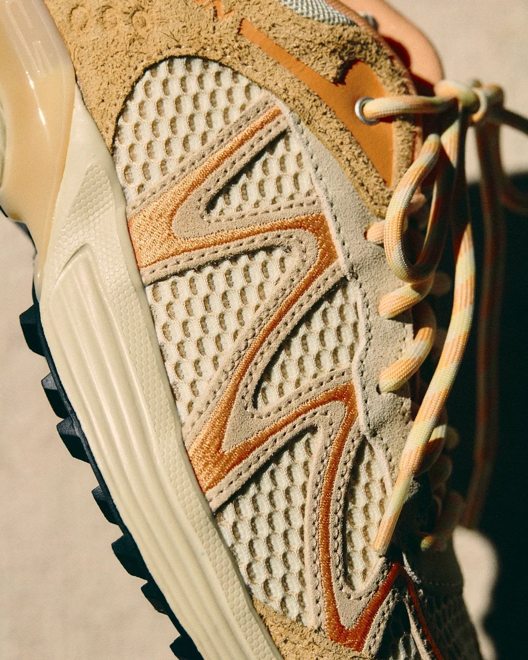 【2026年 3/18 発売】Salomon XT-WHISPER “EMBROIDERY PACK” (サロモン) [L47957400/L49142600/L49216400]