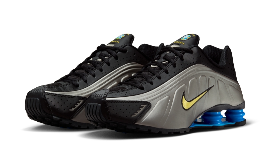 【2026年 3/24 発売】NIKE SHOX R4 “Brazil/Black/Metallic Pewter” (ナイキ ショックス “ブラジル/ブラック/メタリックピューター”) [IO8134-001]