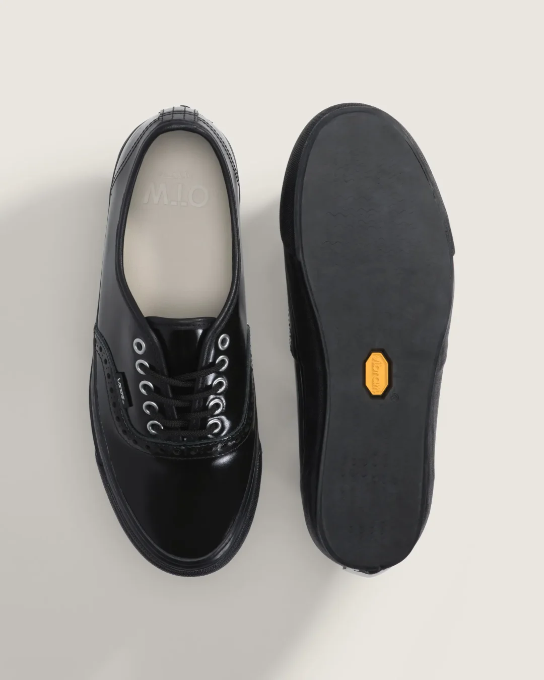 【2026年 3/13 発売】VANS OTW AUTHENTIC 44 SIPED VIBRAM “GLOSS LEATHER BROGUE” (バンズ オーセンティック サイプド ヴィブラム) [VN000V33H9B/VN000V33BKA/VN000V33F0G]