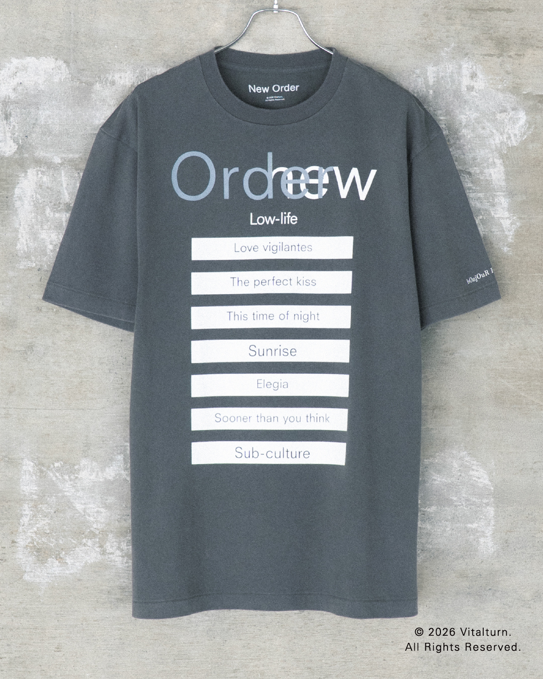 ロックバンド「New Order」と「bonjour records」のオフィシャルTシャツが2026年 3/14 発売 (ニューオーダー ボンジュール レコード)