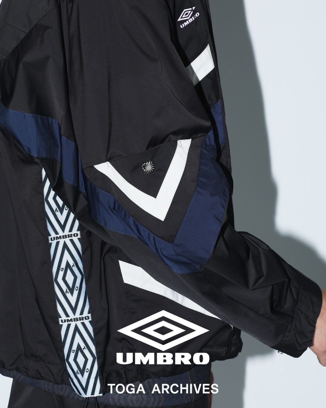 TOGA × UMBRO 2026 SS コラボが3/19 発売 (トーガ アンブロ)