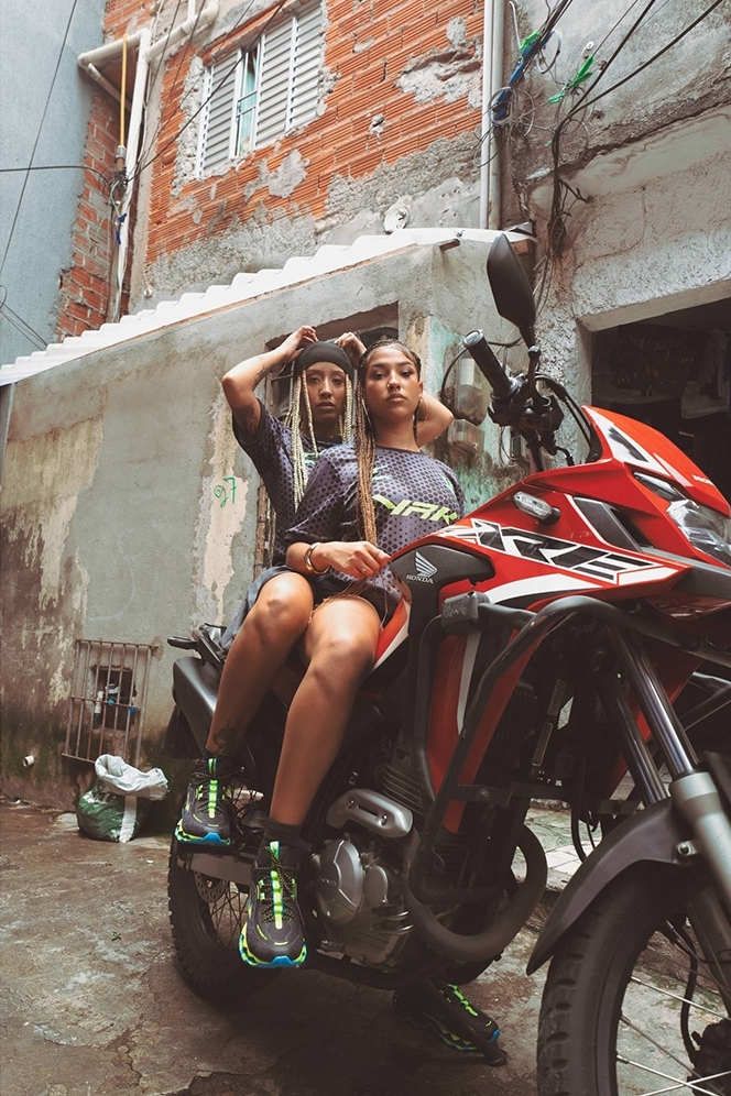 【2026年 3/21 発売】VRUNK × Mizuno WAVE PROPHECY 13.2 “Black/Light Blue/Yellow” (ブランク ミズノ ウェーブ プロフェシー) [D1GD2618-01]