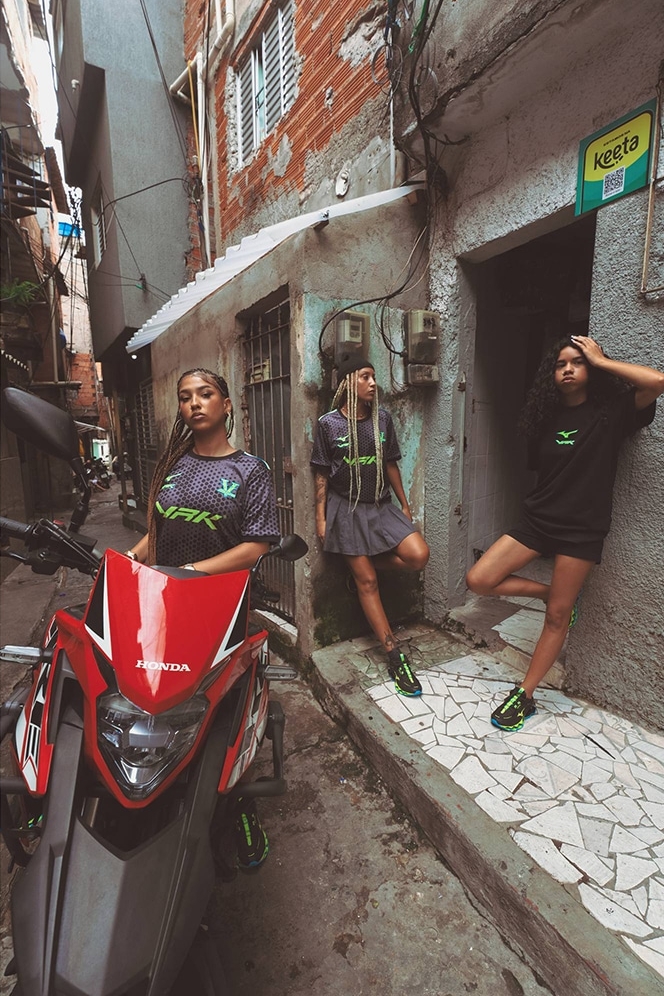 【2026年 3/21 発売】VRUNK × Mizuno WAVE PROPHECY 13.2 “Black/Light Blue/Yellow” (ブランク ミズノ ウェーブ プロフェシー) [D1GD2618-01]