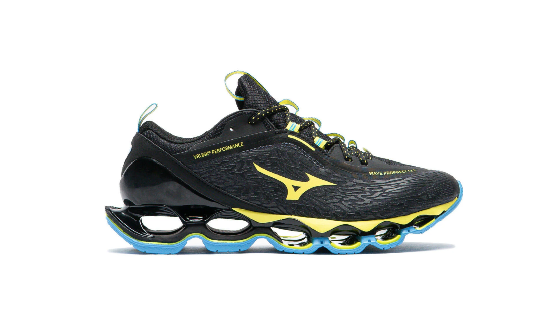【2026年 3/21 発売】VRUNK × Mizuno WAVE PROPHECY 13.2 “Black/Light Blue/Yellow” (ブランク ミズノ ウェーブ プロフェシー) [D1GD2618-01]