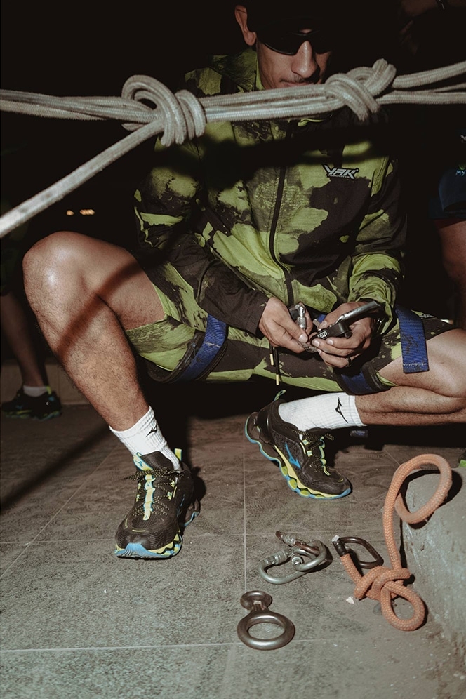 【2026年 3/21 発売】VRUNK × Mizuno WAVE PROPHECY 13.2 “Black/Light Blue/Yellow” (ブランク ミズノ ウェーブ プロフェシー) [D1GD2618-01]