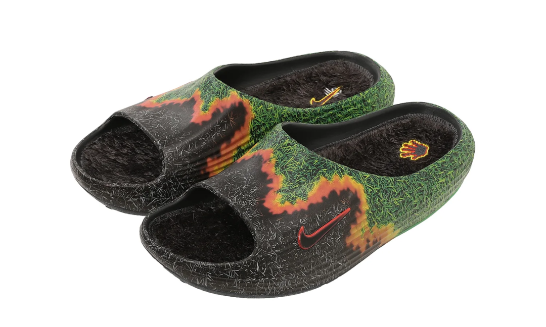 【2026年 4/1 発売】.SWOOSH × NIKE REACTX REJUVEN8 SLIDE QS “Touch Grass Pack” (ドットスウッシュ ナイキ リアクト リジュビネイト “タッチグラスパック”) [IR0459-001]