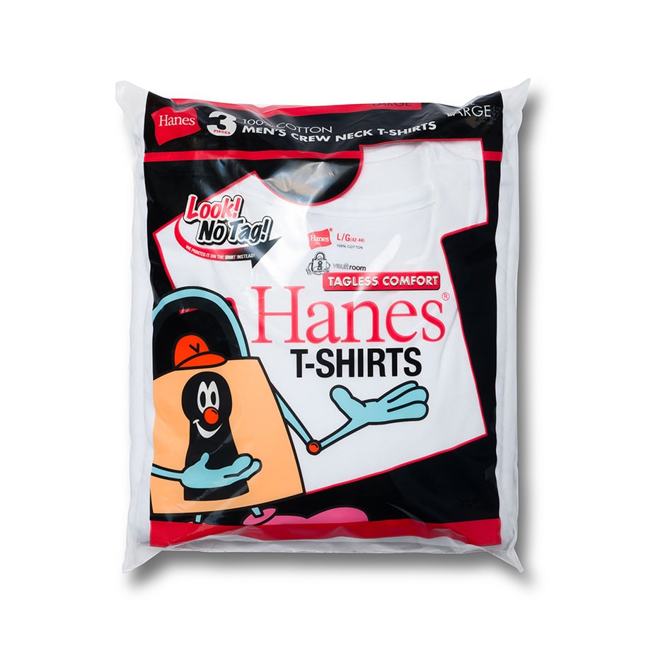 Hanes × 招待制のゲーミングコミュニティ「vaultroom / ボルトルーム」コラボ赤ラベルクルーネックTシャツが2026年 3/24 発売 (ヘインズ)