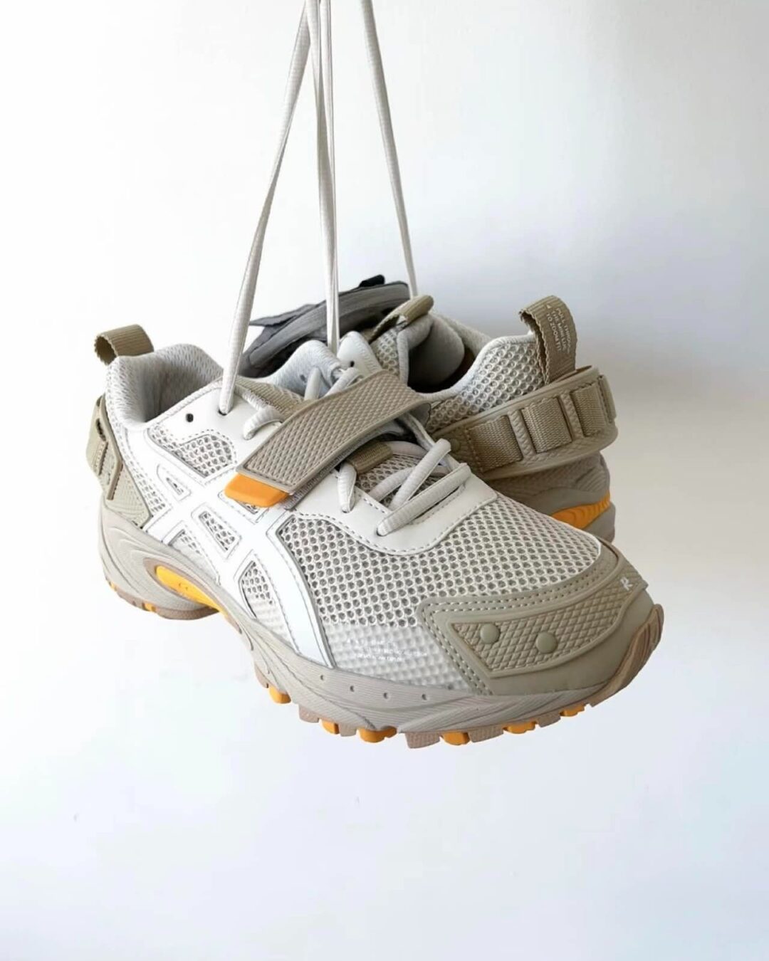 【海外発売】ASICS GEL-KAHANA TR V3 “Beige Yellow” (アシックス ゲルカハナ “ベージュイエロー”) [1203A418.021]